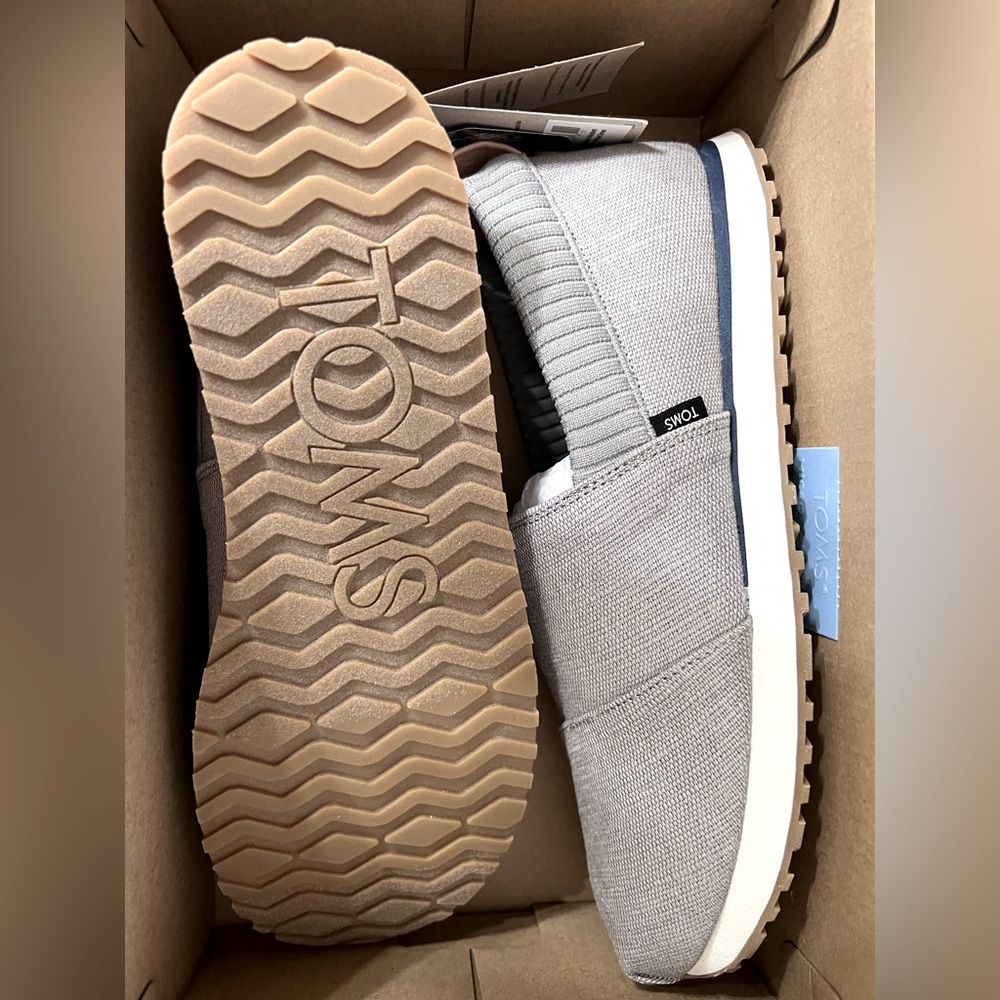 STYLE: TOMS Men Alpargata Resident
COLOR: Drizzle Grey Heritage Canvas
SIZE: 7.5